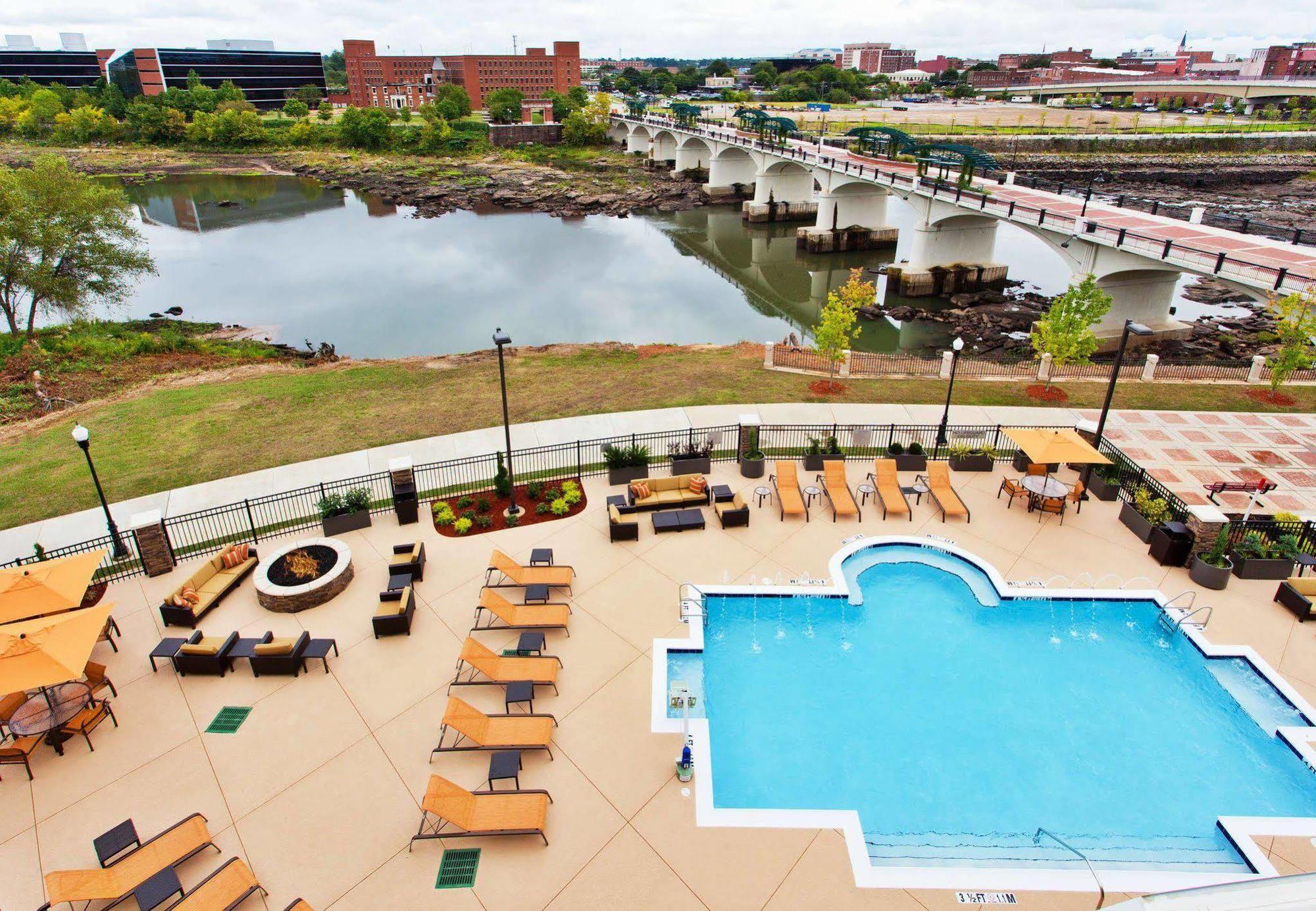 Courtyard By Marriott Columbus Phenix City Exterior foto